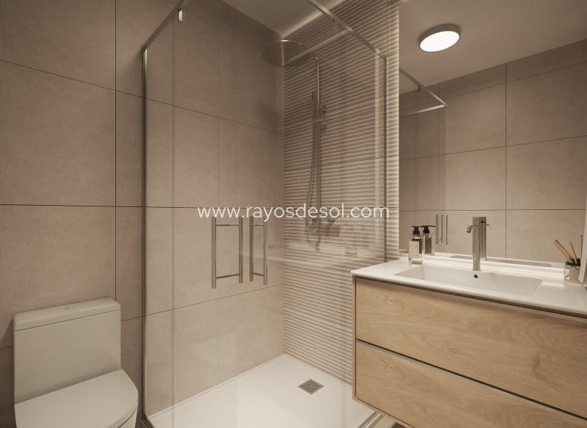 Ático en Torrevieja en venta con piscina - 141.000 € (Ref: 10019586)