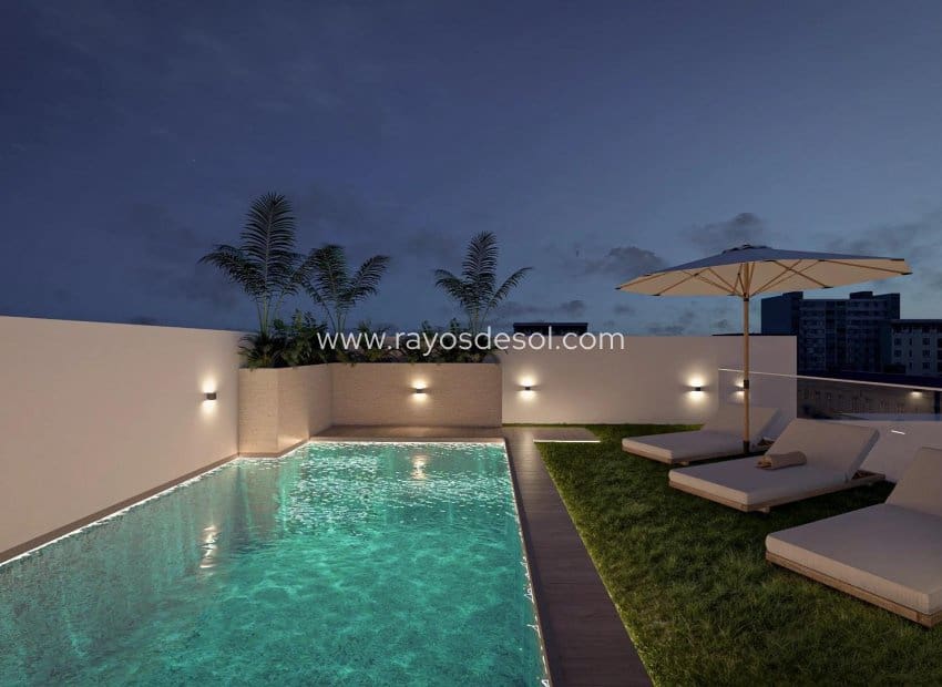 1 quarto Penthouse para venda em Torrevieja com piscina - 229 000 € (Ref: 10019587)