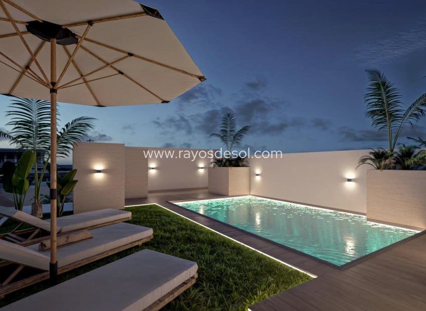 1 quarto Penthouse para venda em Torrevieja com piscina - 229 000 € (Ref: 10019587)