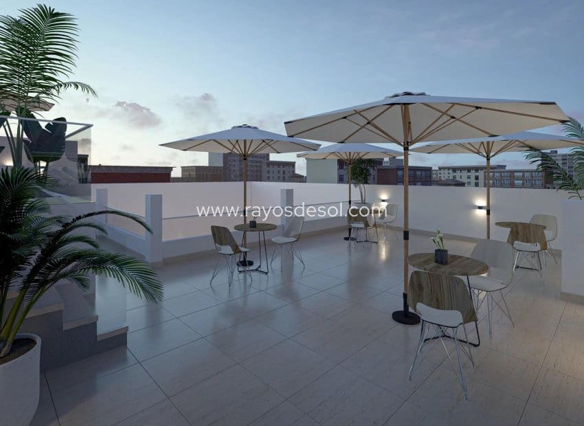 1 quarto Penthouse para venda em Torrevieja com piscina - 229 000 € (Ref: 10019587)