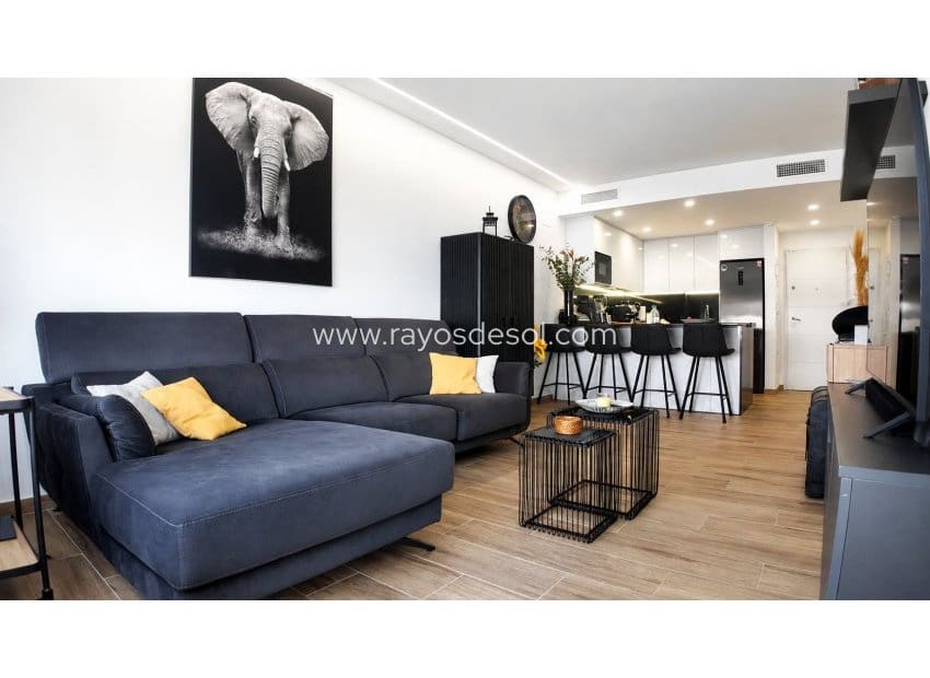 3 sovrum Takvåning till salu i Villamartin med pool - 385 000 € (Ref: 10026463)