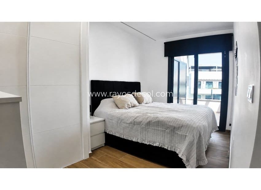 3 sovrum Takvåning till salu i Villamartin med pool - 385 000 € (Ref: 10026463)