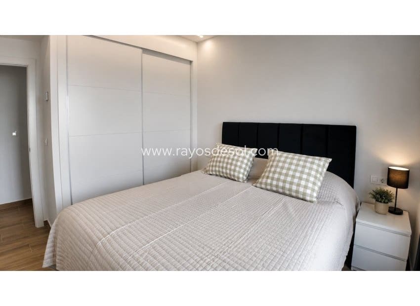 3 sovrum Takvåning till salu i Villamartin med pool - 385 000 € (Ref: 10026463)