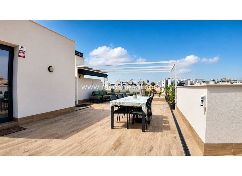 3 sovrum Takvåning till salu i Villamartin med pool - 385 000 € (Ref: 10026463)
