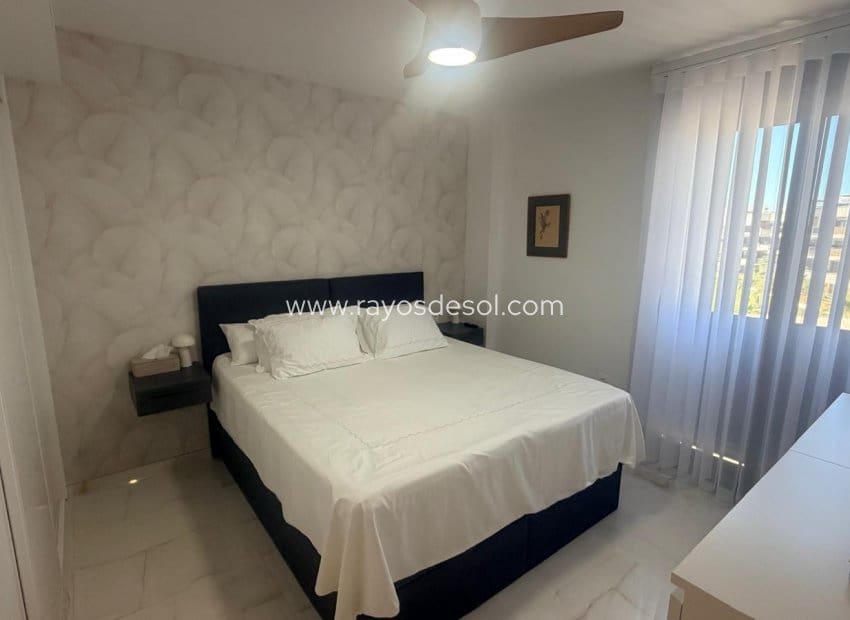3 quarto Apartamento para venda em Orihuela Costa com piscina - 285 000 € (Ref: 10026466)