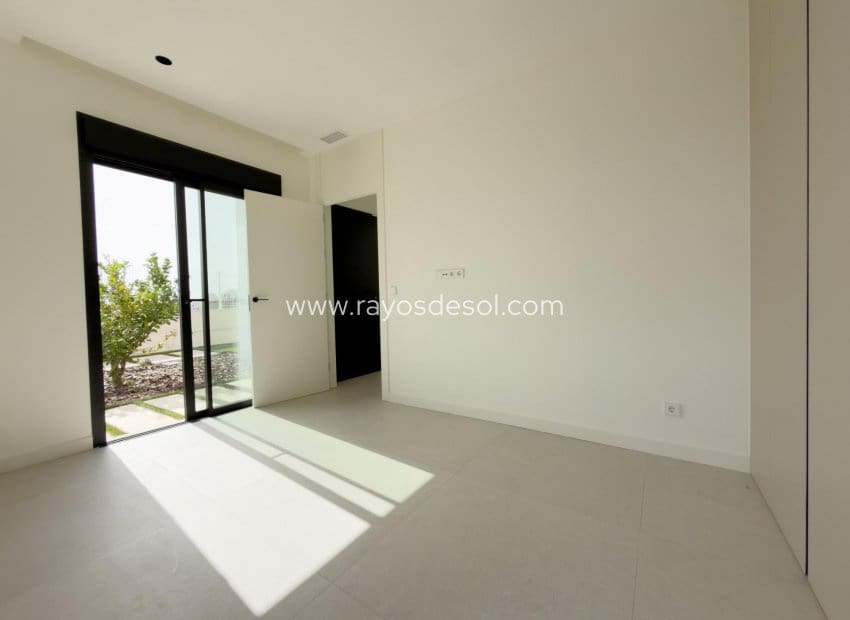 3 soverom Villa til salgs i Finestrat med svømmebasseng garasje - € 825 000 (Ref: 10037605)