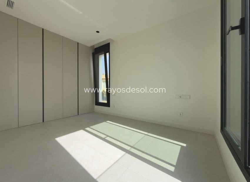 3 soverom Villa til salgs i Finestrat med svømmebasseng garasje - € 825 000 (Ref: 10037605)