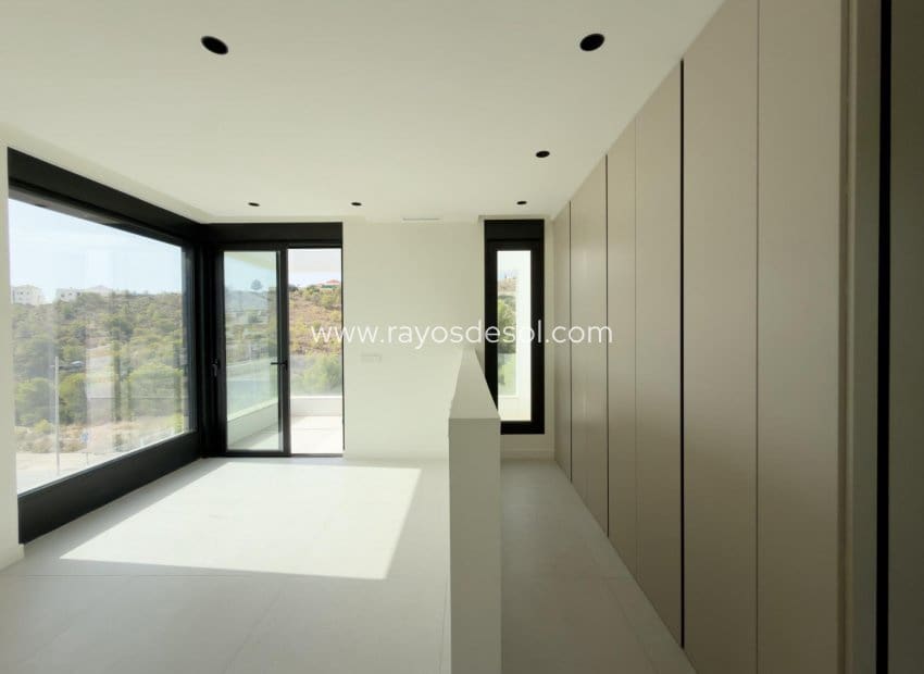 3 soverom Villa til salgs i Finestrat med svømmebasseng garasje - € 825 000 (Ref: 10037605)