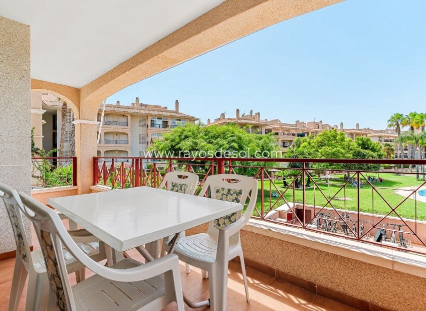 2 soveværelse Lejlighed til salg i Playa Flamenca med swimmingpool - € 215.000 (Ref: 10037607)