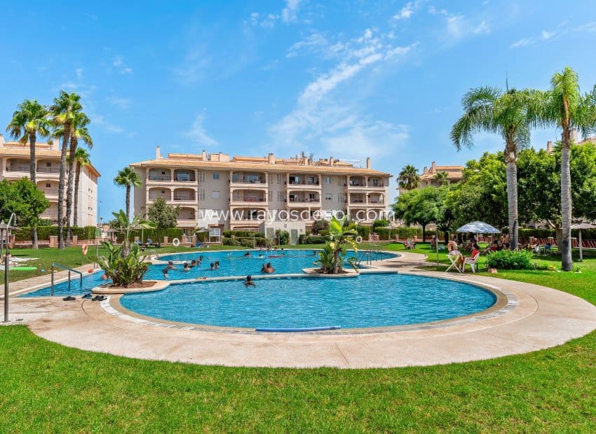 2 soveværelse Lejlighed til salg i Playa Flamenca med swimmingpool - € 215.000 (Ref: 10037607)