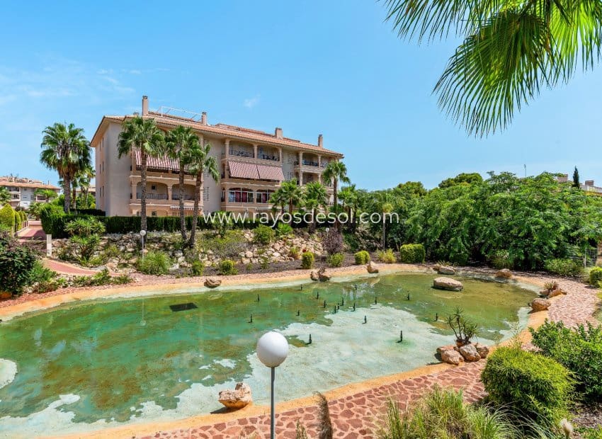 2 soveværelse Lejlighed til salg i Playa Flamenca med swimmingpool - € 215.000 (Ref: 10037607)