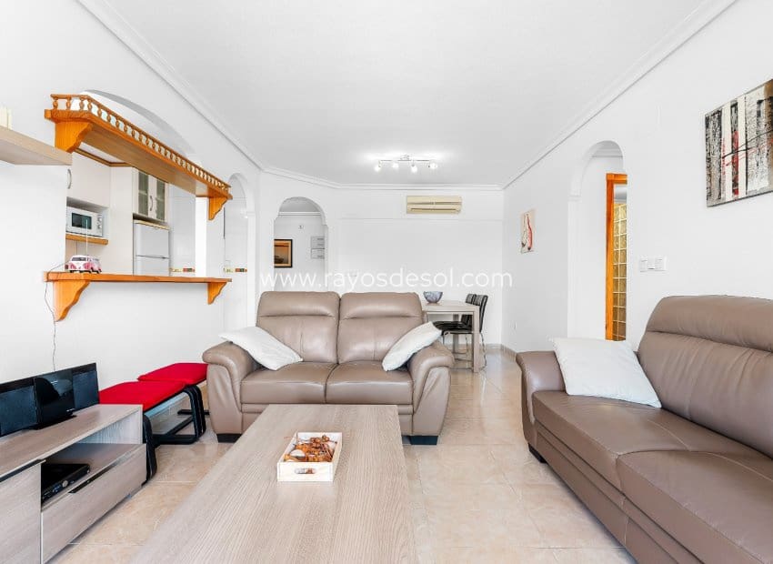 2 soveværelse Lejlighed til salg i Playa Flamenca med swimmingpool - € 215.000 (Ref: 10037607)