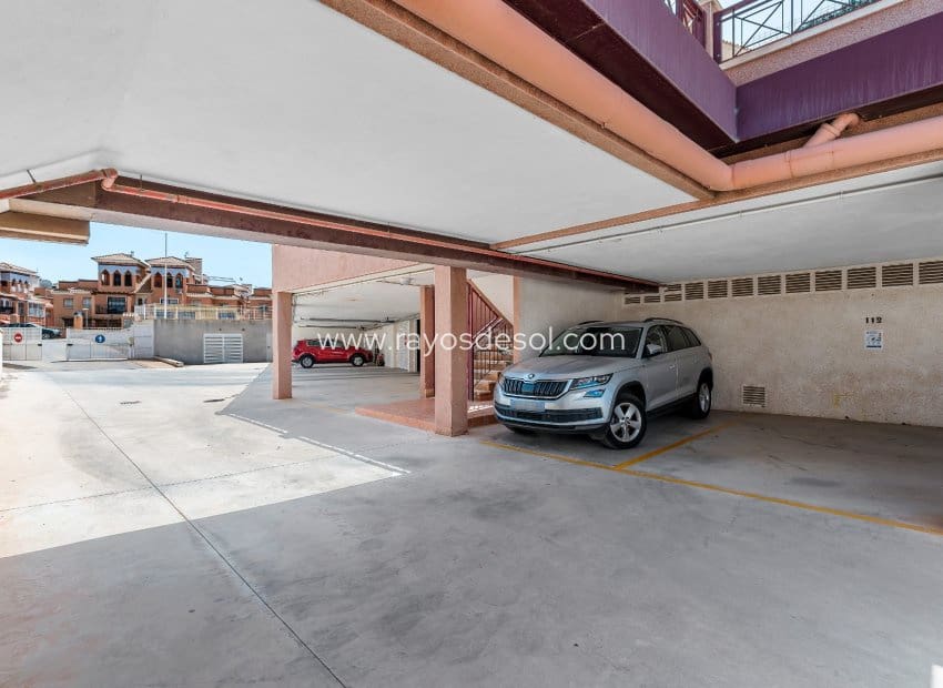 2 soveværelse Lejlighed til salg i Playa Flamenca med swimmingpool - € 215.000 (Ref: 10037607)