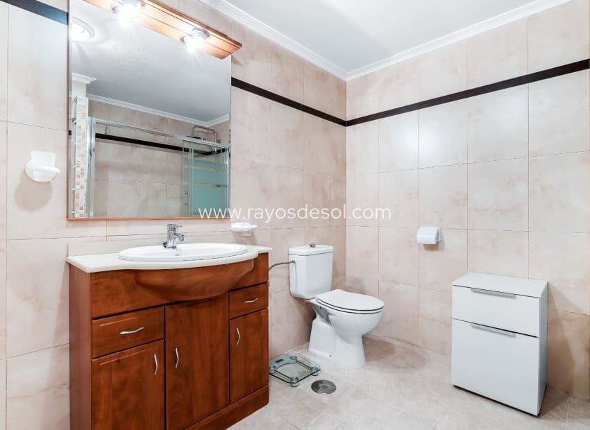 2 soveværelse Lejlighed til salg i Playa Flamenca med swimmingpool - € 215.000 (Ref: 10037607)