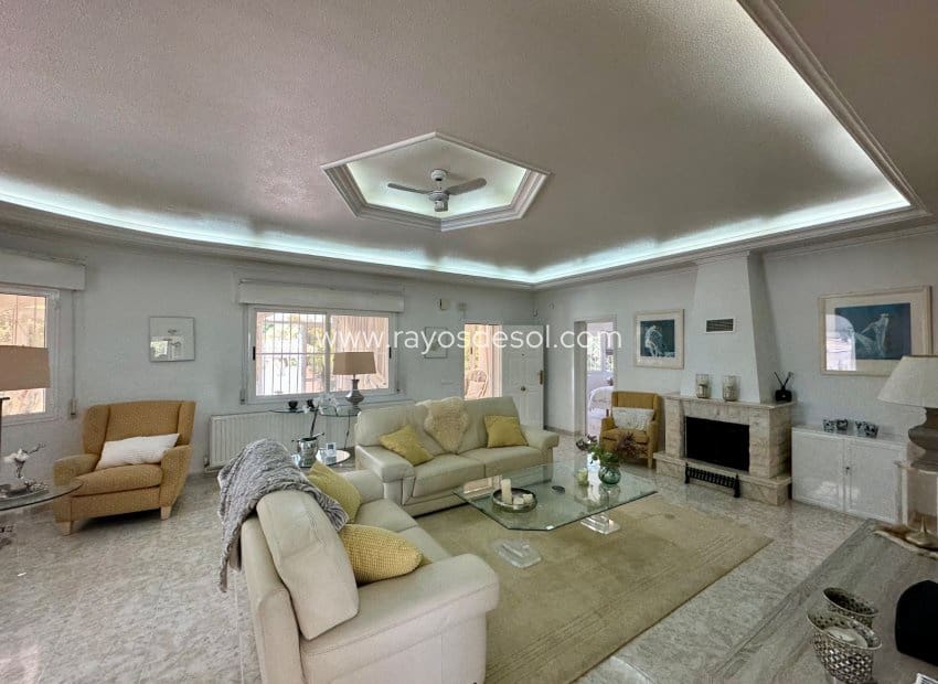 Chalet de 6 habitaciones en Doña Pepa en venta con piscina - 845.000 € (Ref: 10055592)