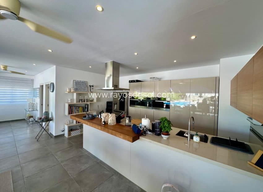 Chalet de 6 habitaciones en Doña Pepa en venta con piscina - 845.000 € (Ref: 10055592)