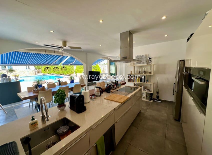 Chalet de 6 habitaciones en Doña Pepa en venta con piscina - 845.000 € (Ref: 10055592)