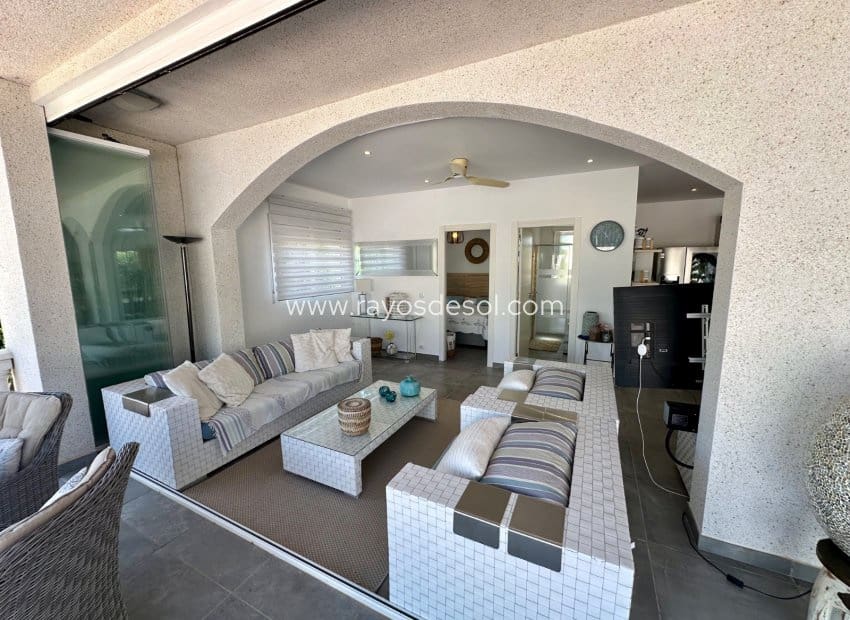 Chalet de 6 habitaciones en Doña Pepa en venta con piscina - 845.000 € (Ref: 10055592)