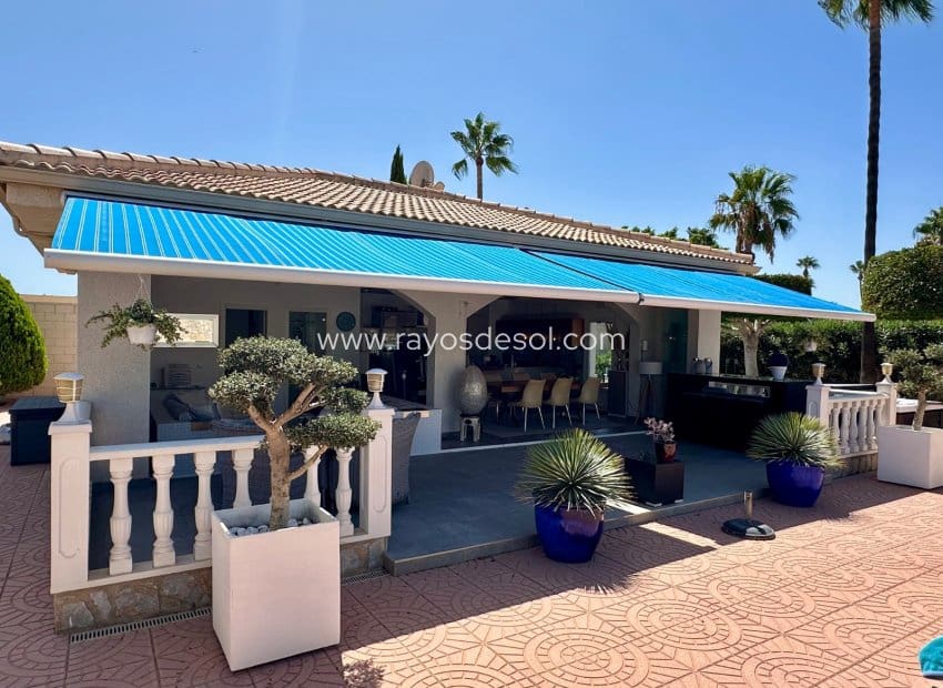 Chalet de 6 habitaciones en Doña Pepa en venta con piscina - 845.000 € (Ref: 10055592)