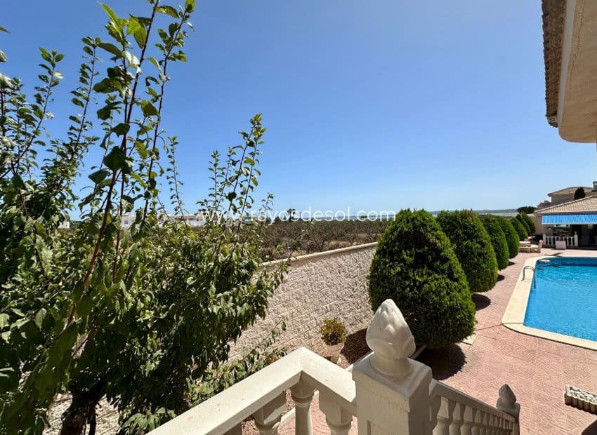 Chalet de 6 habitaciones en Doña Pepa en venta con piscina - 845.000 € (Ref: 10055592)
