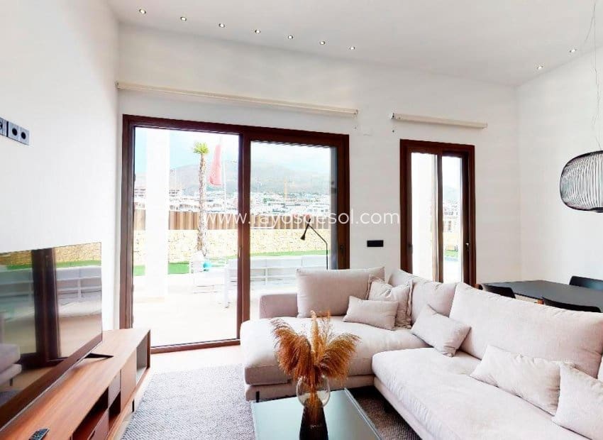 5 bedroom Villa for sale in Finestrat with pool - € 859,900 (Ref: 10055596)