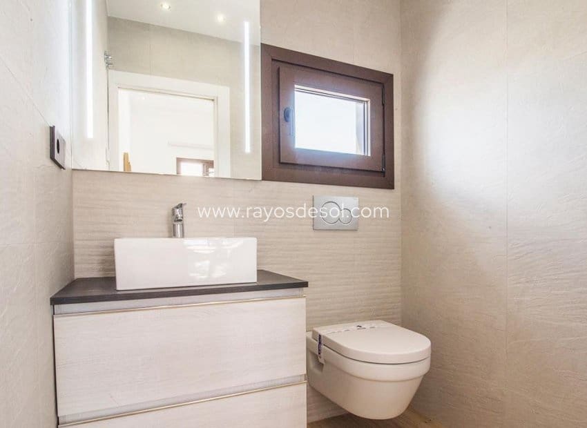 5 bedroom Villa for sale in Finestrat with pool - € 859,900 (Ref: 10055596)