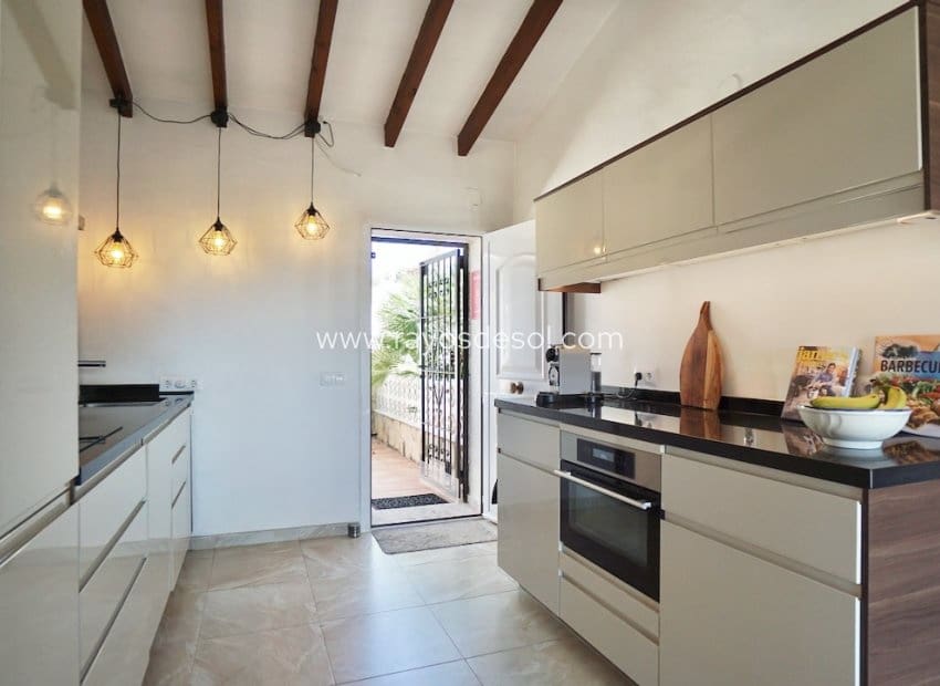 5 soverom Villa til salgs i Moraira med svømmebasseng - € 749 000 (Ref: 10055599)