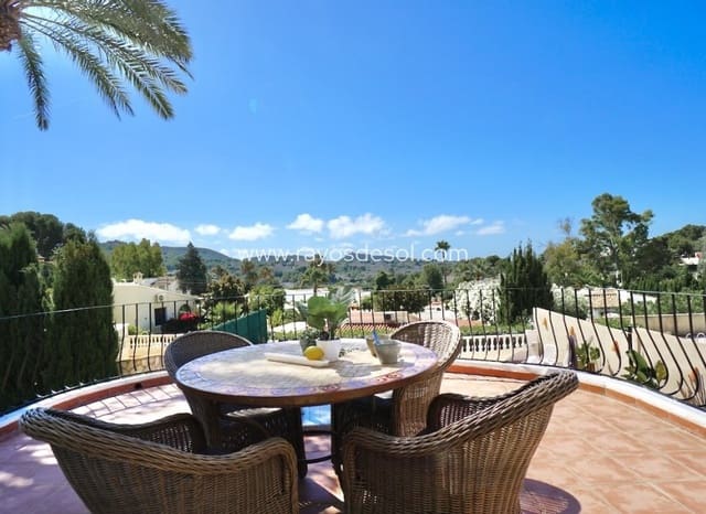 5 soverom Villa til salgs i Moraira, Teulada-Moraira med svømmebasseng - € 749 000 (Ref: 10055599)