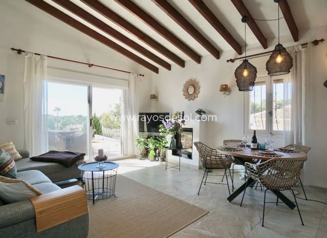 5 soverom Villa til salgs i Moraira, Teulada-Moraira med svømmebasseng - € 749 000 (Ref: 10055599)