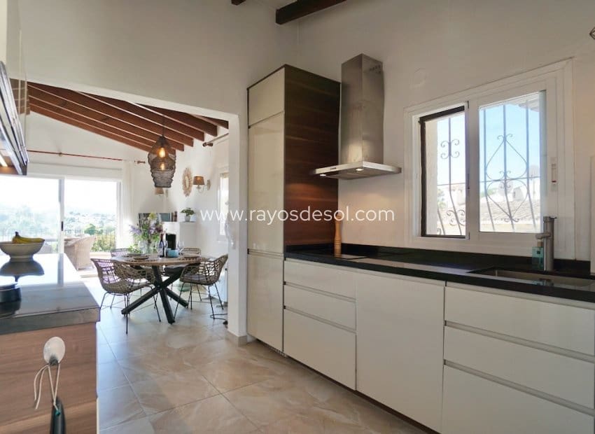 5 soverom Villa til salgs i Moraira med svømmebasseng - € 749 000 (Ref: 10055599)