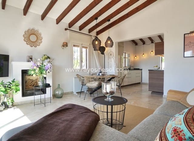 5 soverom Villa til salgs i Moraira, Teulada-Moraira med svømmebasseng - € 749 000 (Ref: 10055599)