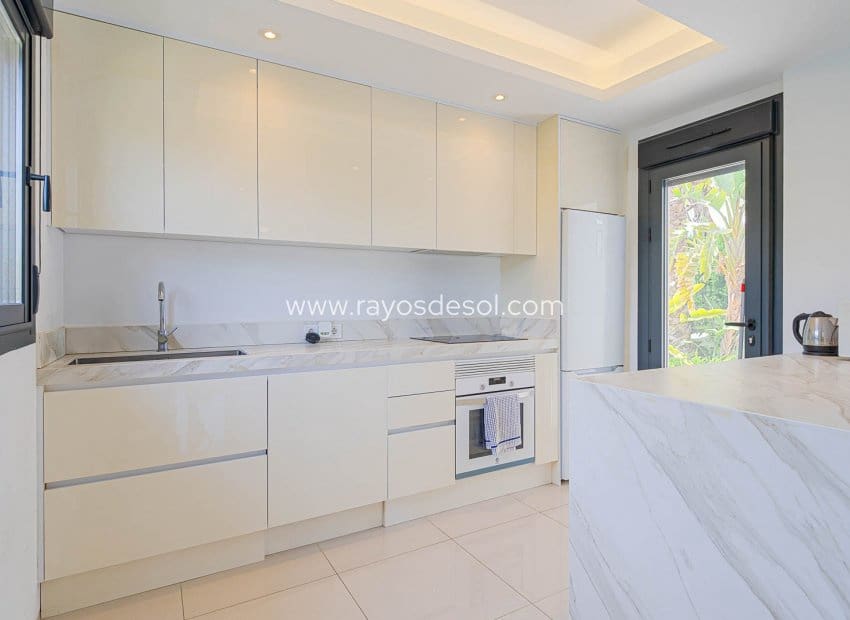 4 bedroom Villa for sale in Ciudad Quesada with pool - € 525,000 (Ref: 10055600)