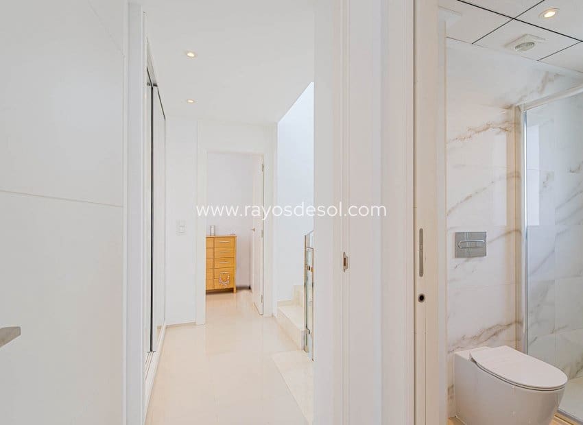 4 bedroom Villa for sale in Ciudad Quesada with pool - € 525,000 (Ref: 10055600)