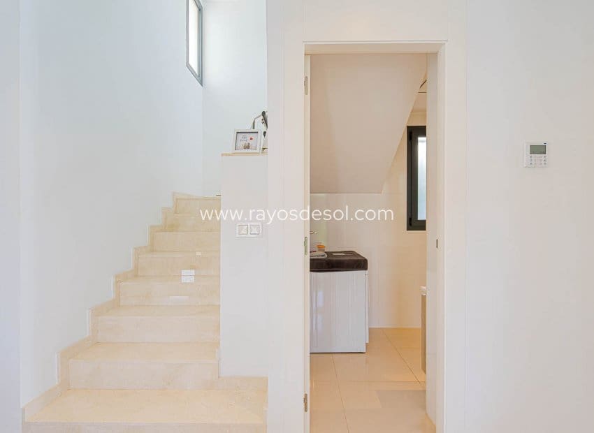 4 bedroom Villa for sale in Ciudad Quesada with pool - € 525,000 (Ref: 10055600)