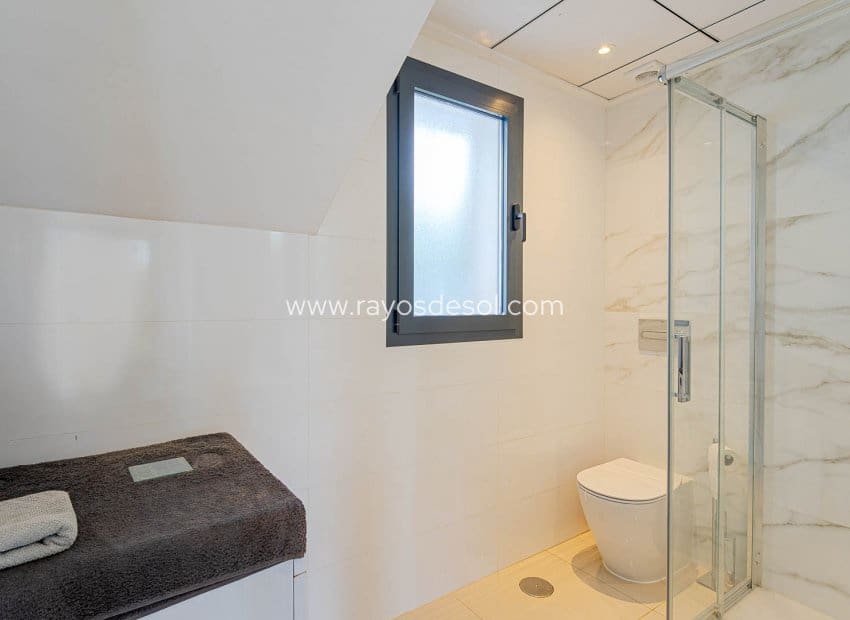 4 bedroom Villa for sale in Ciudad Quesada with pool - € 525,000 (Ref: 10055600)