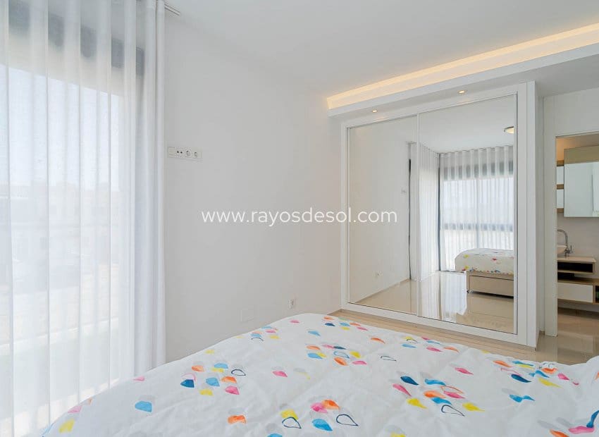 4 bedroom Villa for sale in Ciudad Quesada with pool - € 525,000 (Ref: 10055600)