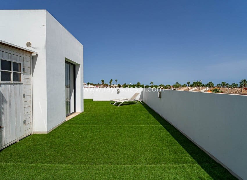 4 bedroom Villa for sale in Ciudad Quesada with pool - € 525,000 (Ref: 10055600)