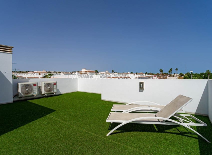 4 bedroom Villa for sale in Ciudad Quesada with pool - € 525,000 (Ref: 10055600)