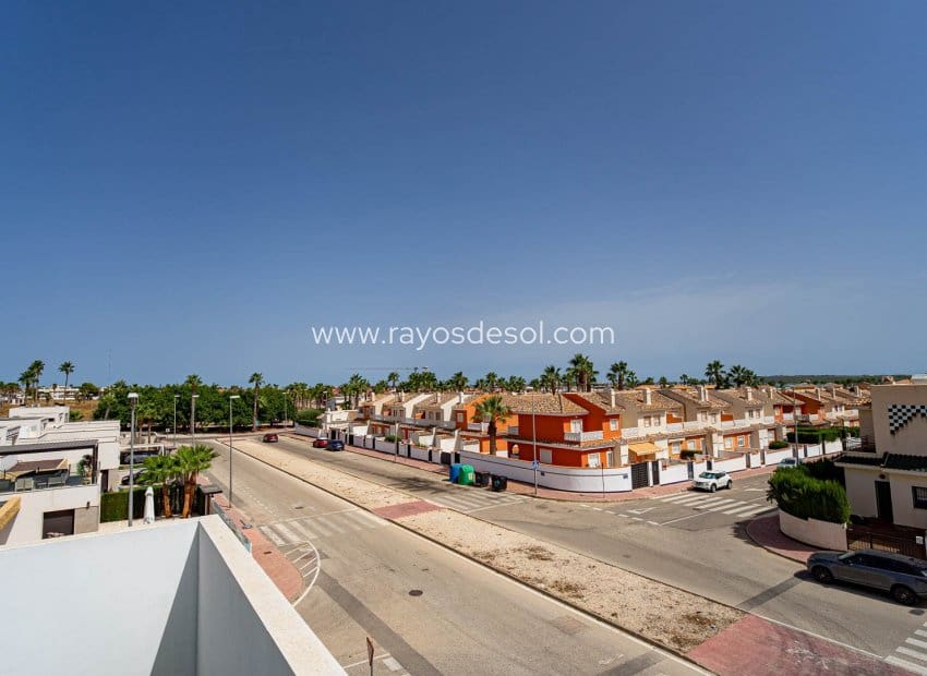 4 bedroom Villa for sale in Ciudad Quesada with pool - € 525,000 (Ref: 10055600)