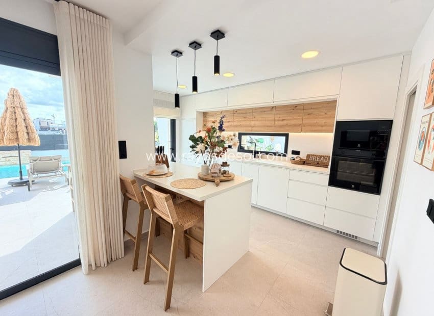 3 soverom Villa til salgs i Dolores med svømmebasseng - € 440 000 (Ref: 10055601)
