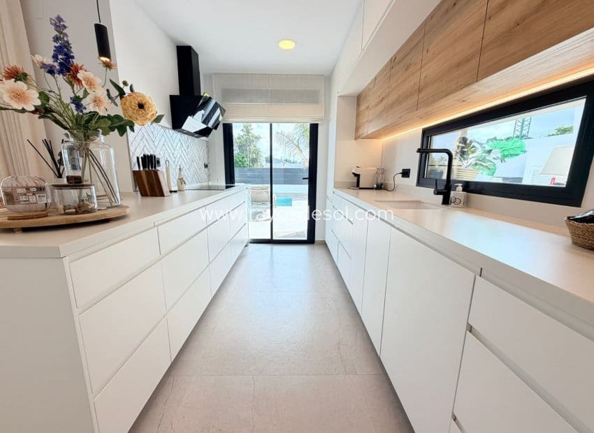 3 soverom Villa til salgs i Dolores med svømmebasseng - € 440 000 (Ref: 10055601)