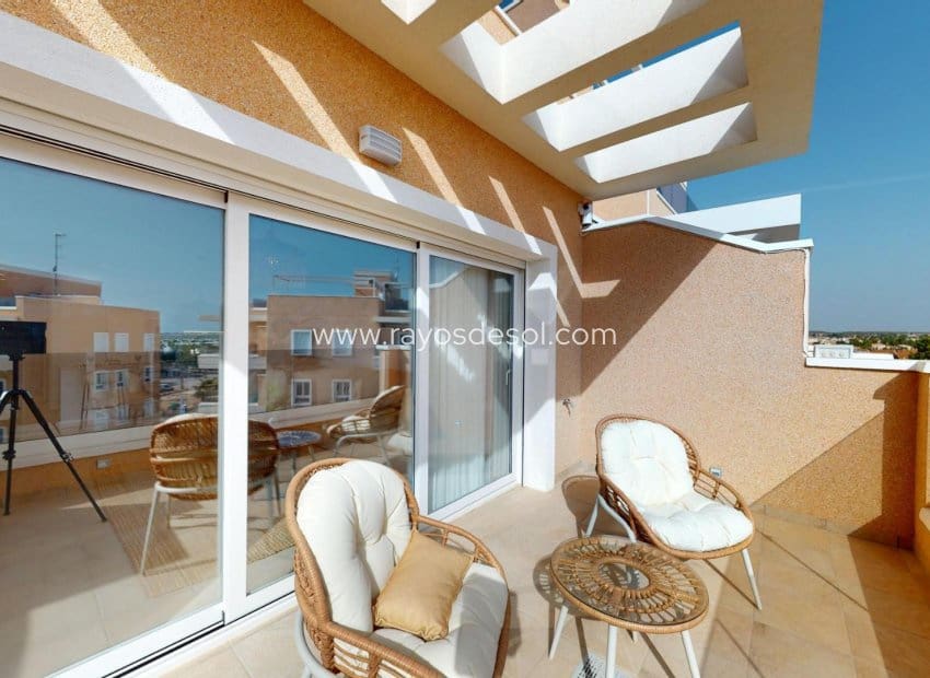 3 makuuhuone Huoneisto myytävänä paikassa Pilar de la Horadada mukana uima-altaan - 329 900 € (Ref: 10065685)