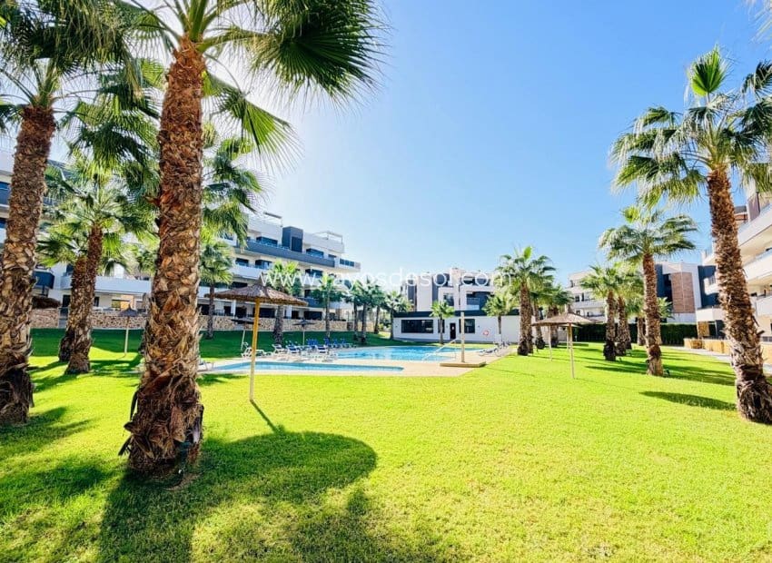 2 bedroom Apartment for sale in Los Altos with pool garage - € 287,500 (Ref: 10065687)