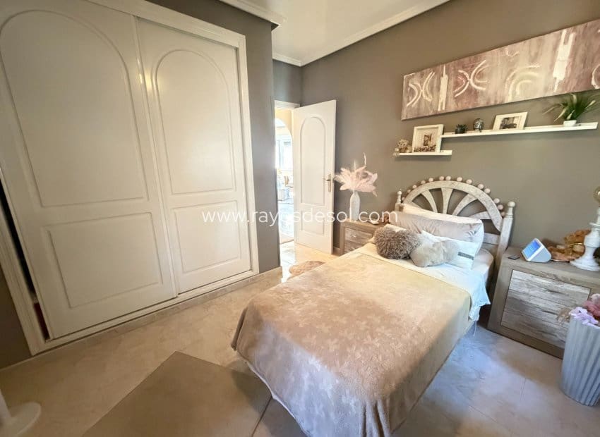 3 Zimmer Villa zu verkaufen in Lo Pepin mit Pool - 399.000 € (Ref: 10070211)