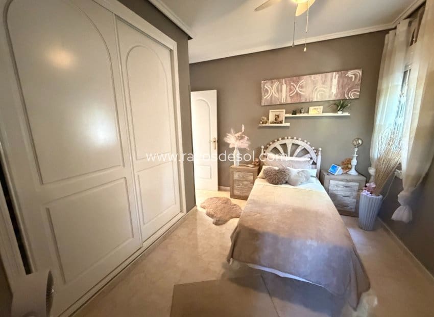 3 Zimmer Villa zu verkaufen in Lo Pepin mit Pool - 399.000 € (Ref: 10070211)