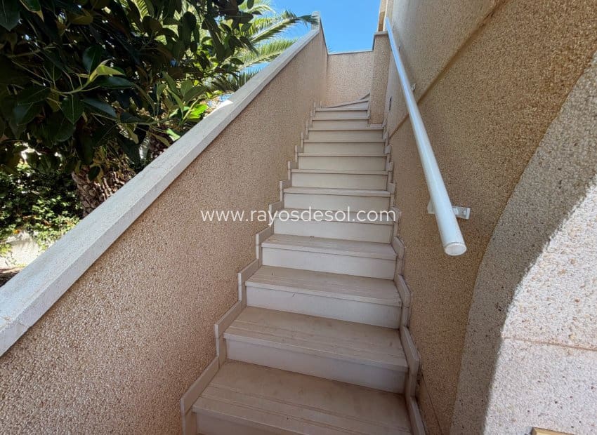 3 Zimmer Villa zu verkaufen in Lo Pepin mit Pool - 399.000 € (Ref: 10070211)