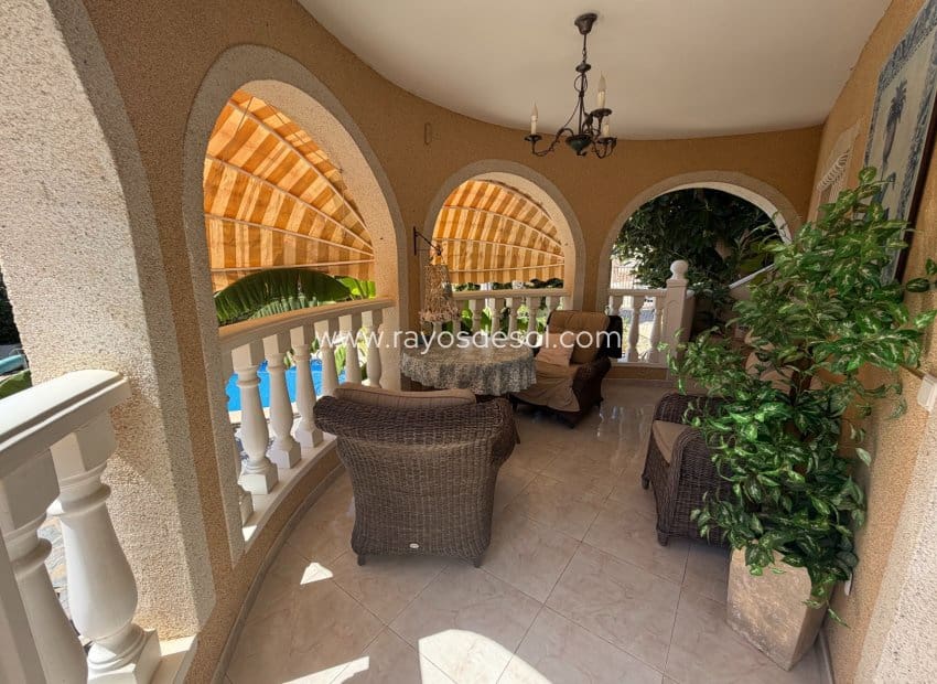 3 Zimmer Villa zu verkaufen in Lo Pepin mit Pool - 399.000 € (Ref: 10070211)