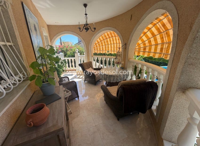 3 Zimmer Villa zu verkaufen in Lo Pepin mit Pool - 399.000 € (Ref: 10070211)
