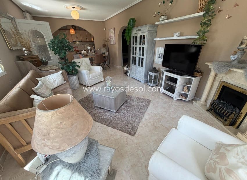 3 Zimmer Villa zu verkaufen in Lo Pepin mit Pool - 399.000 € (Ref: 10070211)
