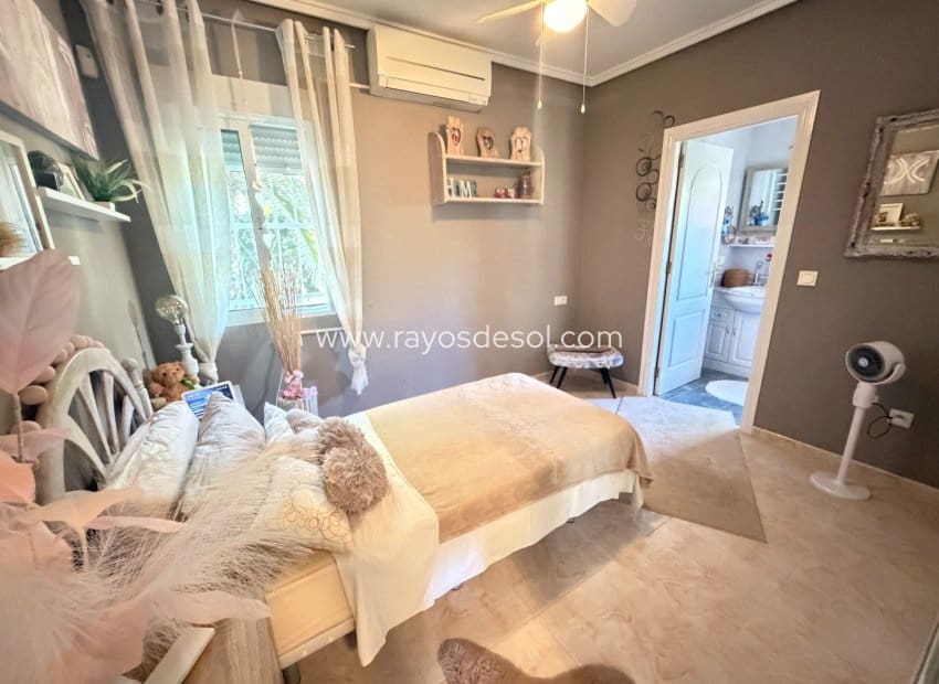 3 Zimmer Villa zu verkaufen in Lo Pepin mit Pool - 399.000 € (Ref: 10070211)